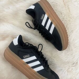 Adidas Men's Sneakers in Black with White Stripes and Brown Sole